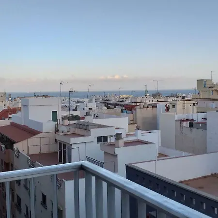 Luminoso, Amplio Y Fresco Piso En Santacruz De Tenerife